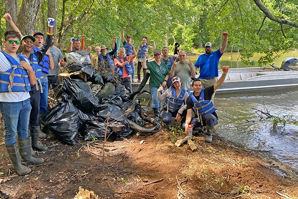 A photo showing volunteers at the 2024 Keep The Tennessee River Beautiful cleanup.